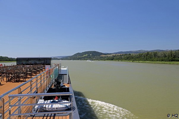 Blick vom Sonnendeck w�hrend der Donaukreuzfahrt