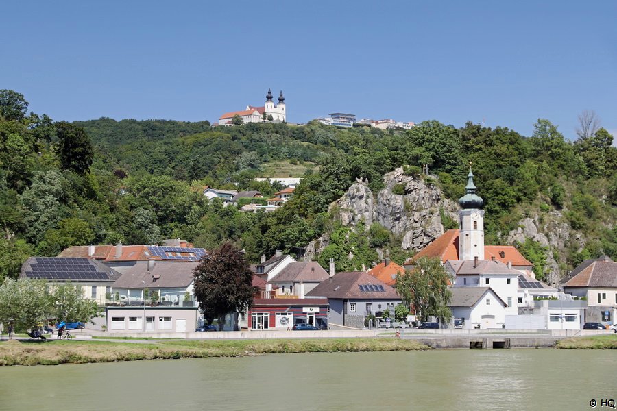 Blick vom Sonnendeck auf die Donaulandschaft