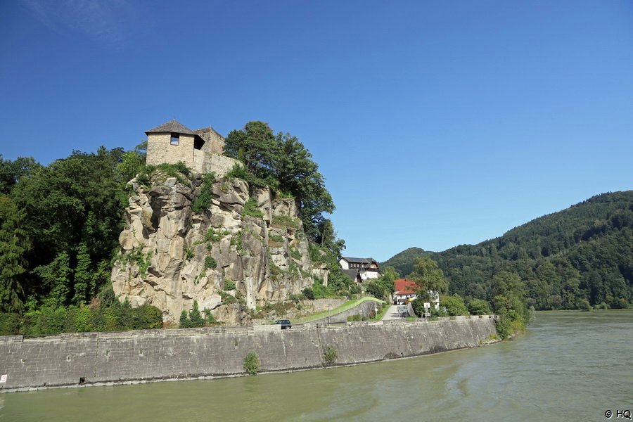 Burg Werfenstein im Donauwirbel an der Donau
