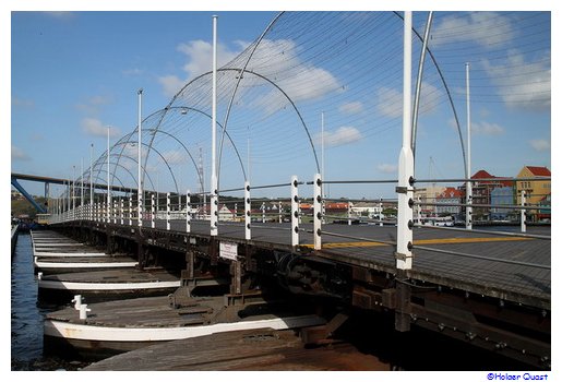 Curacao - Willemstadt - ge�ffnete  Queen Emma Pontoon Br�cke