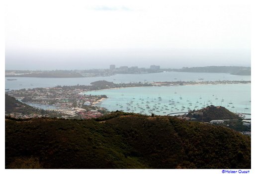 Blick vom Pic Paradis auf Marigot - St Maarten Blick vom Pic Paradis auf Marigot - St Maarten