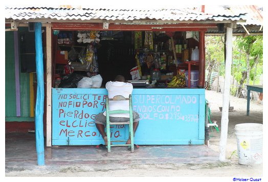 Lebensmittelgeschäft in Mano Juan auf Saona Island Lebensmittelgeschäft in Mano Juan auf Saona Island