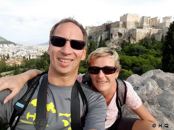 Holger und ela vor der Akropolis