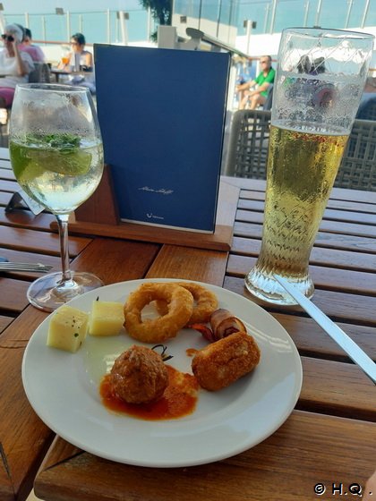 Tapas an der Außenalsterbar - Mein Schiff 1 - TUI-Cruises Tapas an der Außenalsterbar - Mein Schiff 1 - TUI-Cruises