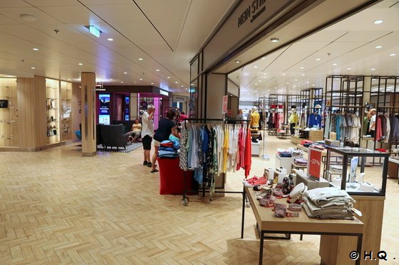 Neuer Wall Einkaufspassage - Mein Schiff 1 - TUI-Cruises Neuer Wall Einkaufspassage - Mein Schiff 1 - TUI-Cruises