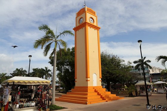 Uhrenturm auf dem Benito Juarez Park in San Miguel de Cozumel