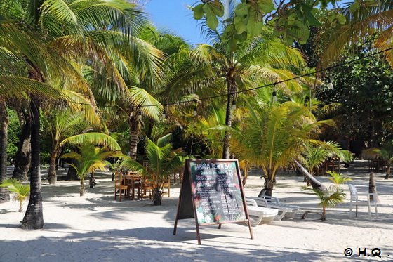 Tabyana Beach Club West Bay Beach -  Roantan - Honduras