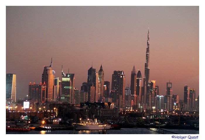 Dubai  - Skyline von Bord der Mein Schiff
