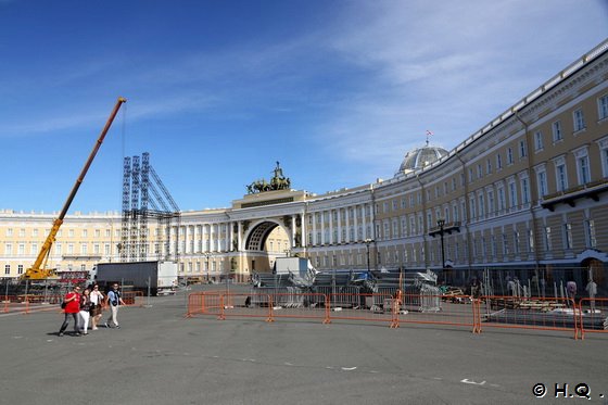 Generalstabsgebäude auf dem Schlossplatz in St. Petersburg