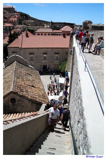 Rundgang auf der Stadtmauer in Dubrovnik