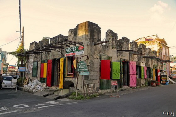 Ruins Rock Cafe in Roseau auf Dominica