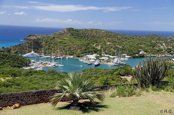 Blick vom Dow's Hill Interpretation Center auf die Buchten von English Harbour auf Antigua