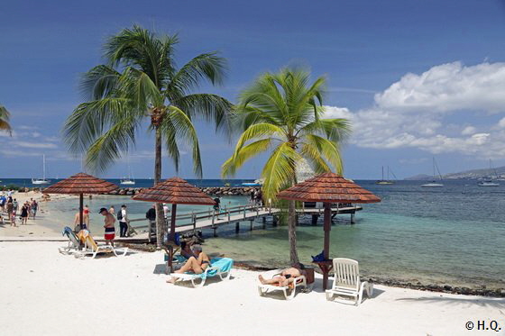 Hotel Bakoua am Pointe du Bout Beach