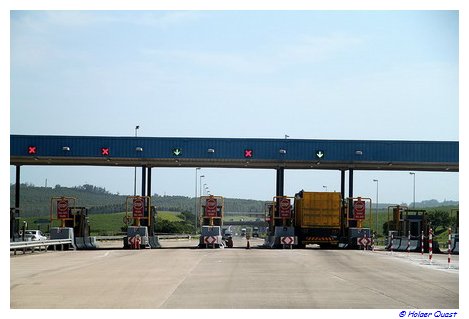 Mautstadion in Südafrika - toll station Mautstadion in Südafrika - toll station
